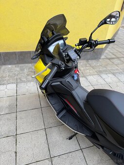 Aprilia sr gt 125 - 12