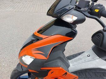 2005 APRILIA SR 50  naj.15000 KM po servisu - 12