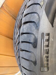 Predám letné pneu značky Pirelli  235/45 R18 + Alu disky WV - 12