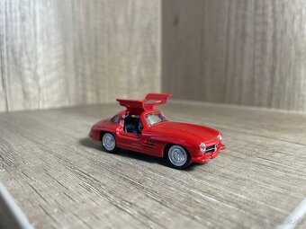 1:64 Mercedes-Benz 300 SL & Renntransporter (Norev) - 12