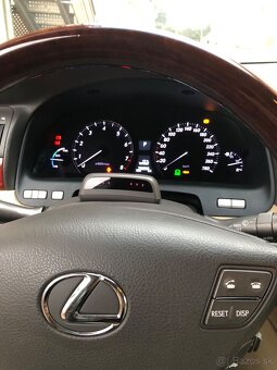 Lexus LS600h long - 12