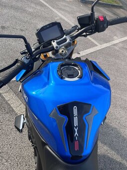 SUZUKI GSX-S 1000 - 12