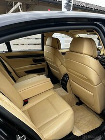 BMW 750i xdrive - 12