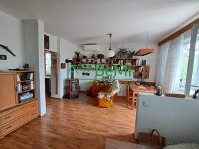 Rodinný dom s veľkým bazénom širšie centrum Trenčín na veľko - 12