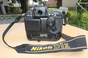 Nikon D1X profesionálny DSLR fotoaparát + 2 batérie - 12