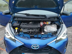 Toyota Yaris 1.5 Hybrid Selection - 12