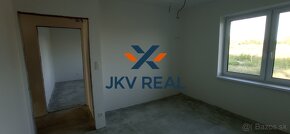 JKV REAL ponúka na predaj krásnu novostavbu v Malých Levároc - 12