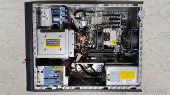 Predám 2 x server HP ProLiant ML110 G7 - 12