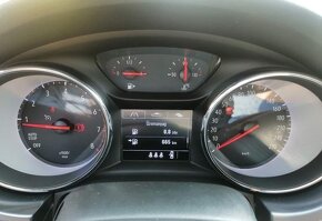 Opel Astra  1.2 Turbo benzín 81kw Full Led - 12