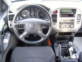 Mitsubishi Pajero - 12