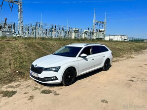 Skoda Superb combi 2.0 tdi 140 kw - 12