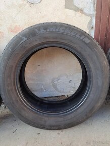 Predám letné pneu Michelin 215/65/R17 99V - 12