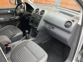 VOLKSWAGEN CADDY MAXI 1,6 TDi 7míst záruka km - 12