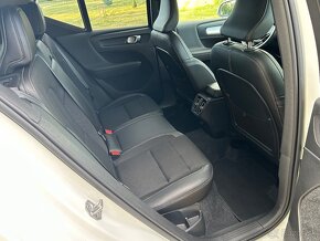 VOLVO XC40 MOMENTUM D3 AUTOMAT - 12