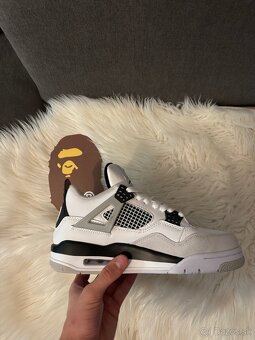 Jordan 4 - 12