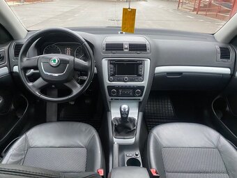 Škoda Octavia Combi 1.6 TDI 77Kw CR Elegance - 12