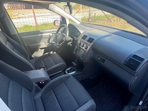 Volkswagen Touran 1.9 TDI DSG 6 - 12