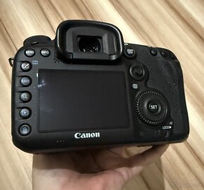 Canon EOS 7D mark II - 12