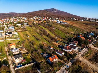 Exkluzívny stavebný pozemok Nitra - Zobor, všetky IS - 12