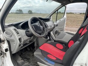 Renault Trafic 2.0dCi - 12