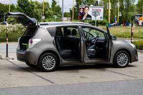 Toyota Verso 1,8 benzín+LPG (navigácia, cúvacia kamera) - 12