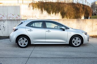 Toyota Corolla 1.8 Hybrid, 2021, Automat - 12