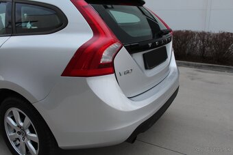 Volvo V60 2.0 D4 Kinetic - 12