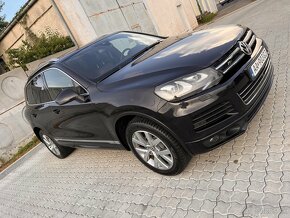 Volkswagen Touareg R-LINE - 12