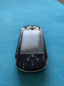 PSP 1000 (FAT) CFW (hacknuta) + 16GB karta, 4 original hry - 12