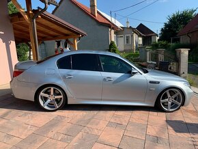 BMW M5 e60 V10 SilverStone II - 12