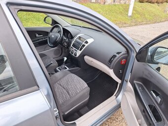 Kia Ceed 1.6 Hatchback - 12