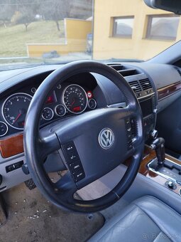 VOLKSWAGEN TOUAREG 3.2 V6 - 12