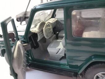 1:18 Mercedes Benz triedy G - 12