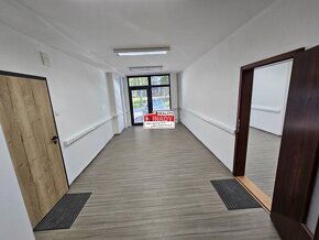 (44,10 m2) MODERNÉ KANCELÁRSKE PRIESTORY - 12