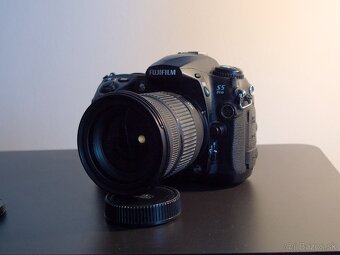 Fujifilm Finepix S5 Pro - 12