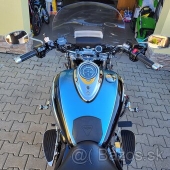 Triumph Rocket touring 2012, REZERVE - 12