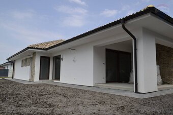 3 IZBOVÝ RODINNÝ DVOJDOM, POZEMOK 300m2, VEĽKÝ MEDER - 12