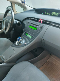 Toyota Prius hybrid III - 12