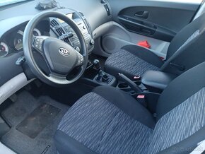 KIA Ceed CVVT 1.4 benzín - 12