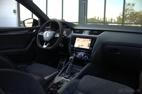 Škoda Octavia 2.0 TSI 245k RS DSG - 12