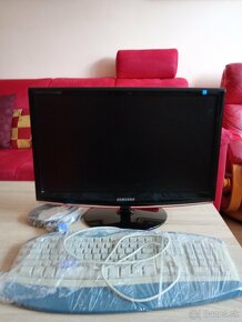 Predám monitor  počítača značky Samsung spolu s klávesnicou - 12