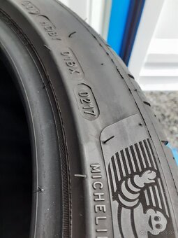 Michelin pilot Sport 255/40R19 - 12