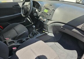 Hyundai i30 1.4-KLIMA-ISOFIX1 - 12