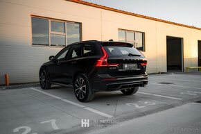 Volvo XC60 B4 Ultimate Dark  A/T - 12