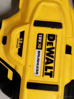 Dewalt aku sponkovacky - 12