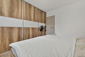 PREDANÉ Zrekonštruovaný 3- izbový byt na Mlynarovičovej - 12