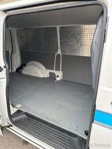 PREDÁM úžitkové vozidlo Volkswagen Transporter T5 2.0 TDI - 12