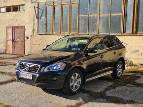 Servisované Volvo XC60 D5 AWD SUMMUM - 12