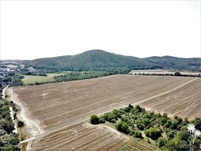 Na predaj stavebný pozemok v obci Prašník, vzdialený 14km od - 12