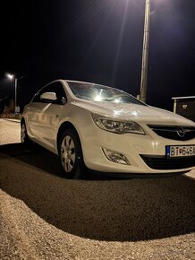 Na predaj astra 2010 - 12